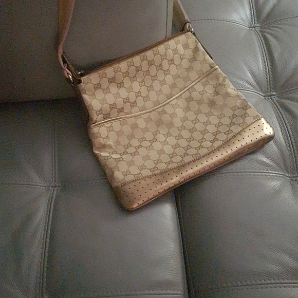 🌺FINAL SALE🌺 Gucci Monogram Messenger Bag - Picture 9 of 15